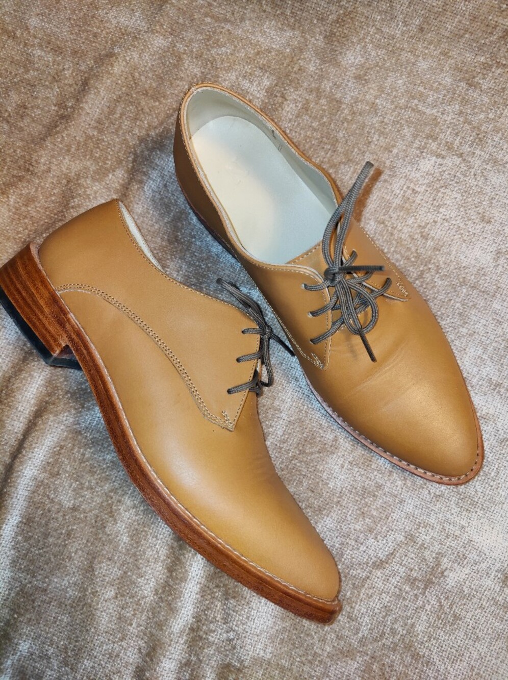 Nisolo James Oxford - Almond, Size 7 - Picture 5 of 16